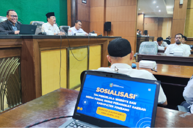 
					Dinas Komunikasi dan Informatika (Kominfo) Kabupaten Jombang menyelenggarakan kegiatan Penguatan Kapasitas Tim Pengelola Website dan Media Sosial Resmi seluruh Perangkat Daerah di lingkungan Pemkab Jombang, Rabu, 16 April 2025 di ruang Setjo Adiningrat, pemkab Jombang. 