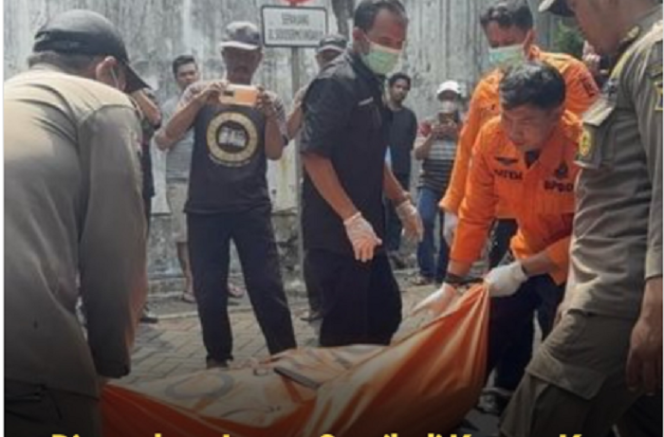
					Aparat kepolisian dan petugas medis melakukan evakuasi dua jasad sepasang kekasih yang ditemukan meninggal dunia di dalam kamar kos, kawasan Sidosermo, Surabaya, Kamis 10 April 2025. Instagram@lamongan.update