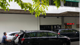 Sebanyak 15 personel KPK melakukan penggeledahan di kantor KONI Jatim di Surabaya selama 7 jam. Mereka mengangkut dua koper barang bukti berupa dokumentasi di dari kantor itu, Selasa 15  April 2025. Instagram@suarasurabayamedia