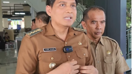 Lucky Hakim, bupati Indramayu, Jawa Barat, memenuhi panggilan Menteri Dalam Negeri, di Jakarta, Selasa, 8 April 2025, sepulang libur bersama keluarga ke Jepang, tanpa minta izin ke Mendagri. 
Instagram@luckyhakimofficial