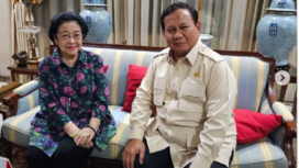 Presiden Prabowo Subianto bertemu dengan ketua umum PDI-P Megawati Soekarnoputri. Pertemuan bersifat pribadi ini dilaksanakan di rumah Mega, Jl. Teuku Umar, Jakarta. Senin 7 April 2025. Instagram@sufmi_dasco