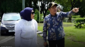 Bupati Sidoarjo bersama wakilnya Mimik Idayana melakukan sidak ke Terminal 2 Juanda, dan desa Cemandi, Sedati pasca diterjang hujan lebat dan angin puting beliung.
Foto: Istimewa