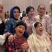 Artis kawakan Titiek Puspa, 88, saat sedang dirawat di RS Medistera Jakarta, setelah menjalani operasi pembuluh darah pecah, 27 Maret 2025. Ia dikabarkan pingsan saat syuting: Lapor Pak, tanggal 26 April 2025. Foto ini diambail 25 April, saat Titeik Puspa bertemua dengan artis senior lainnya. Instagram@titiekpuspa_official