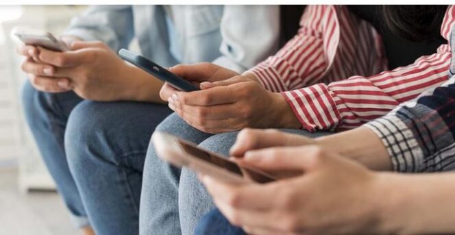 
					Jangan asal download aplikasi