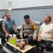 Kades Mojoduwur saat klarifikasi dengan Kapolsek Mojowarno