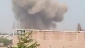 Asap mengepul di Industri di Lahore Pakistan setelah Dirudal India, Foto istimewa 