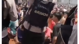 Petugas keamanan berhasil meredam kerusuhan yang terjadi di dalam Laps Kelas II Muara Beliti, Musi Rawas, pada saat Ustad Abdul Somad tengah memberikan siraman rohani, Kamis 8 April 2025, sekitar pukul 11.00 wib. Tangkap layar video Instagram@info.padek