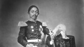 Pakubuwono IX, raja Kasunanan Surakarta Hadiningrat pada tahun 1861 sampai dengan 1893. (Tropen Museum)