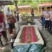 Anggota dan pengurus perkumpulan Boen Hiang Tong (Rasa Dharma) Semarang menyelenggarakan acara chingbing (ziarah) ke makam mendiang Presiden ke-4 RI, KH Abdurrahman Wahid alias Gus Gur, Sabtu 31 Mei 2025. Tangkap layar video Instagram@jombanginformasi_