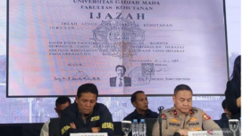 Brigjen Djuhandhani Rahardjo Puro, Direktur Tindak Pidana Umum Bareskrim Polri, menjelaskan bahwa hasil penelitian menunjukkan seluruh elemen pada ijazah Jokowi identik dengan dokumen pembanding, Kamis 22 Mei 2025. Foto: Antara