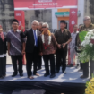 Founding Father Dwi Sutjipto, Rektor Universitas Internasional Semen Indonesia (UISI), Prof Dr Herman Sasongko beserta civitas akademika meresmikan bangunan masjid Al-Ilmi,. dalam silo semen di area kampus UISI, Jumat, 15 Mei 2025. Foto: Kredonews.com/priyo suwarno