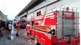 Pabrik penggorengan PT Phalosari Unggul Jaya, sebuah perusahaan pengolahan daging beku milik Bupati Jombang Warsubi, terbakar pada Kamis, 29 Mei 2025, di Desa Mojokrapak, Kecamatan Tembelang, Kabupaten Jombang. Instagram@jombanginformasi_