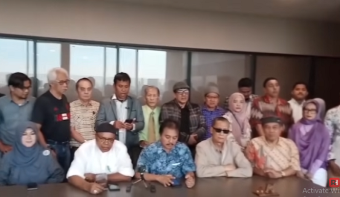 
					Pengacara Roy Suryo Cs Ajukan Forensik Tandingan Pemeriksaan Ijazah Jokowi