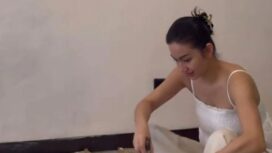 Terampil mengaduk dan mengecat