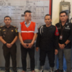Mengenakan rompi oranye, SPP mantan mantri Bank BRI Unit Pasar Ponorogo  ditahan oleh kejaksaan, karena kasus kredit fiktif menggunakan KTP warga dari Dukcapil Ponorogo. Foto: Dok/Kejaksaan Ponorogo 