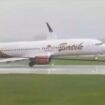 Batik Air mendarat miring, tidak ada insiden