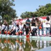 Kapolres bersama Bupati saat tebar benih ikan nila