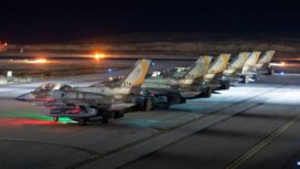 Gambar yang dibagikan oleh IDF pada hari Jumat menunjukkan jet tempur F-16 yang mereka katakan digunakan dalam operasi melawan Iran. Tentara Pembebasan Bersatu