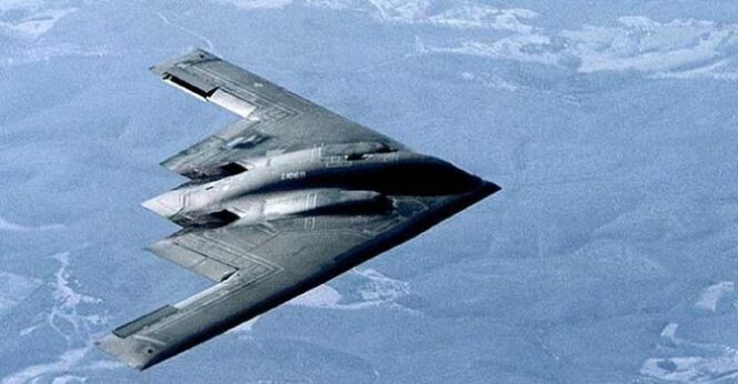 
					Pembom B-2 Spirit siluman yan jatuhkan bom bunker