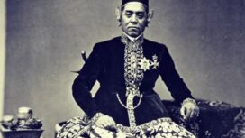 Keponakan yang sah akan tahta dibuang ke Menado