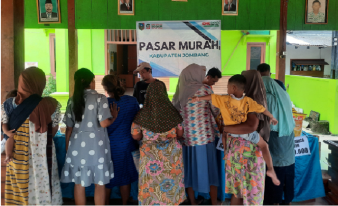
					Dinas Persagangan dan Industri (Dagrin) kabupaten Jombang menggelar Pasar Murah Selasa, 24 Juni 2025 dilaksanakan di desa Jipurapa, kecamatan Plandaan Jombang. Foto: Dok/ Dinas Perdagangan dan Industri Jombang