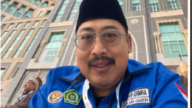 H. Ahmad Fahrur Rozi, yang akrab disapa Gus Fahrur, adalah pengasuh Pondok Pesantren An-Nur 1 Bululawang, Malang. Selain itu, ia juga menjabat sebagai komisaris PT Gag Nikel, perusahaan tambang nikel yang beroperasi di Pulau Gag, Raja Ampat, Papua Barat Daya. Instagram@gus_fahrur

