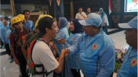 Bupati Warsubi memberi ucapan dan semangat kepada 599 atlet Jombang yang akan berlaga di ajang Proprov 2025, yang berlangsung di Malang Raya, 28 Juni - 5 Juli 20225. Foto: Kominfo Jombang