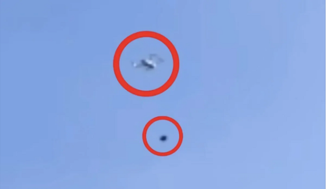 
					Hasil tangkap video dari Lapas Jelekong Bandung Jawa Barat, saat drone menjatuhkan narkoba seberat 25 gram di atas Lapas. Pemesannya napi bernama Alvi Muhammad, 29. Terjadi Minggu 8 Mei 2025. Foto: dok LP Jelekong