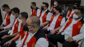 Terdakwa kasus judi oline, mereka sebagai penjaga di Kominko, untuk melindungi situs-situs agar lolos dari blokir dengan cara membayar dengan nilai tertentu. Foto: kumparan
