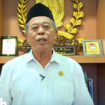 Dikabarkan hilang, mantan Ketua DPRD Jatim Kusnadi beri klarifikasi melalui radio Suara Surabaya, Senin sore 9 Juni 2025. Dirinya ikut temannya pulang ke Pamekasan Madura. Instagram@_kusnadi