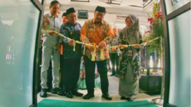 Bupati Jombang H Warsubi, didampingi wakil Bupati Salamanudin Yazid dan Direktur RSUD Jombang,   dr. Ma’murotus Sa’diyah, dan Sekda Agus Prunomo, melakukan soft launching aplikasi Puspita, untuk mempermudah urusan kesehatan, kamis 19 Juni 2025. Foto: jombangkab.go.id