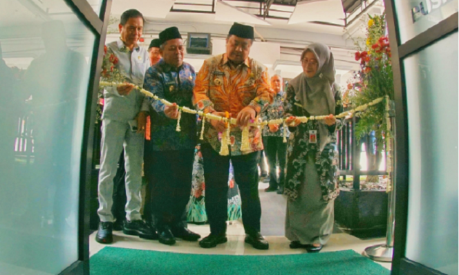 
					Bupati Jombang H Warsubi, didampingi wakil Bupati Salamanudin Yazid dan Direktur RSUD Jombang,   dr. Ma’murotus Sa’diyah, dan Sekda Agus Prunomo, melakukan soft launching aplikasi Puspita, untuk mempermudah urusan kesehatan, kamis 19 Juni 2025. Foto: jombangkab.go.id