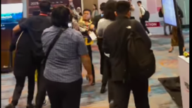 Aktivis Greenpeace memekikkan: Save Raja Ampat dari Tambang Nikel di acara acara Indonesia Critical Minerals Expo & Conference 2025 di Hotel Pullman Jakarta pada Selasa, 3 Juni 2025. Tangkap layar video Instagram@hitamputihgp.01