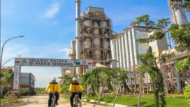 Pemdes Tegalboto, Rembang, Jawa Tengah menang dalam sengketa jalan melawan PT Semen Gresik, Rembang. Menyebabkan pemdes melakukan blokir jalan, sehingga kendaraan angkutan truk bahan baku tidak bisa memasok ke pabrik. Foto: rembangcyber.net