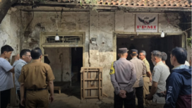 Aparat Polsek Tegalsari Surabaya, melakukan penyidikan ke rumah-rumah lahan kosong yang diserobot oleh preman lalu disewa-sewakan ke pihak lain. Instagram@lovesurabaya