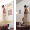 Diduga terdengar suara siulan, seorang oknum guru naik di bangku kelas, lalu menendang kepala siswanya, berakhir damai. Tangkap layar video Instagram@kodil007