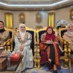 Anggota Tim Pengawas (Timwas) Haji DPR RI Anggia Erma Rini (kiri) saat kegiatan Timwas di Alqimma Hall, Makkah, Arab Saudi, Senin (2/6/2025). (Foto: Parlementaria/ Ubed/vel)