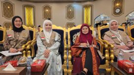 Anggota Tim Pengawas (Timwas) Haji DPR RI Anggia Erma Rini (kiri) saat kegiatan Timwas di Alqimma Hall, Makkah, Arab Saudi, Senin (2/6/2025). (Foto: Parlementaria/ Ubed/vel)