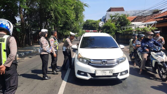 
					jajaran Polres Jombang saat Operasi Patuh Semeru 2025
