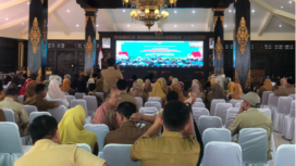Bupati Jombang Warsubi bersama seluruh jajaran pemkab, mengikuti upacara Presiden RI Prabowo Subianto dalam meresmikan 80.000 unit Koperasi Desa/Kelurahan Merah Putih (KDMP) secara serentak Senin, 21 Juli 2025, dipusatkan di desa Bentangan, kecamatan Wonosari, kabupaten Klaten, Jawa Tengah. Foto: Diskominfo Jombang