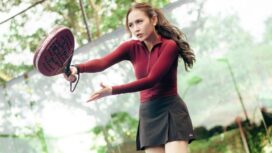 Outfitnya menarik perhatian