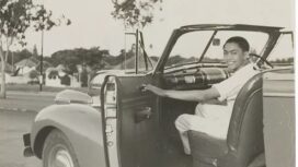 Mangkunegoro VIII naik mobil (IST)
