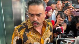 Menteri UMKM Maman Abdurahman menyambangi KPK untuk klarifikasi surat Istrinya, Agustina Hastarini. (Bloomberg Technoz/Azura Yumna)