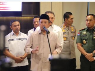 Menteri ATR/Kepala BPN, Nusron Wahid dalam kegiatan Penyerahan Penguasaan Kembali Kawasan Hutan Tahap II Seluas 1 Juta Hektare, dan Penguasaan TN Tesso Nilo serta Kebun Kelapa Sawit Hasil Penguasaan Satgas PKH, di Kejaksaan Agung, Jakarta, Rabu (09/07/2025).(Dok. Kementerian ATR/BPN)
