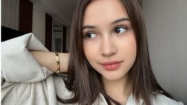Sandrinna berperan sebagai Lena