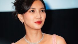 Sheila berperan sebagai Sore istri masa depan