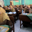 Sebanyak 192 guru SD di Jombang mendapat bimbingan teknis (Bimtek) Penguatan Literasi dan Numerasi yang menyenangkan dan kontekstual bagi guru Sekolah Dasar, 21 - 24 Juli 2025 di empat lokasi berbeda. Foto: Jombangkab.go.id
