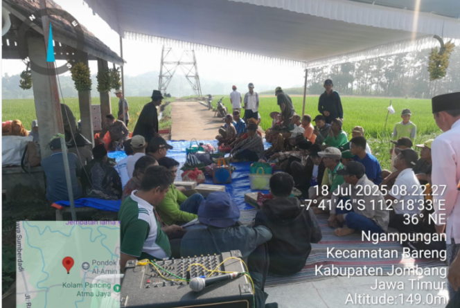 
					Suasana guyub rukun, penuh kearifan warga Gapotan Ngampungan, Bareng, Jombang , menyelenggarakan acara ritual Sedekah Wiwit Panen dan Tanam padi, Jumat, 18 Juli 2025. Foto: Dinas Pertanian Jombang