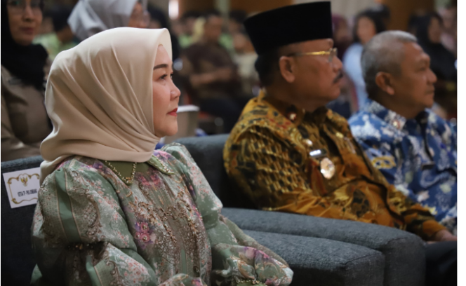 
					Ny Yuliati Nugrahani, Ketua Tim Penggerak PKK Jombang, menghadiri acara grand final pemilihan Duta Genre Jombang 2025, di kantor Pemkab Jombang, Kamis 24 Juli 2025. FotoL Diskominfo Jombang