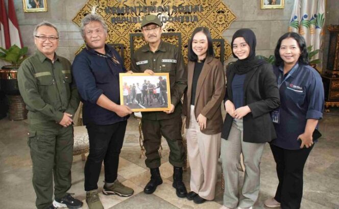 
					Menteri Sosial (Mensos) Syaifullah Yusuf (Gus Ipul) menegaskan, Sekolah Rakyat (SR) bukan sekadar sekolah gratis buat anak-anak miskin, tetapi sekaligus poemberdayaan keluarga. (Foto: Dok. Kemensos)